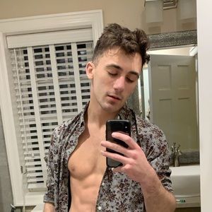 Meet your Posher, Alex